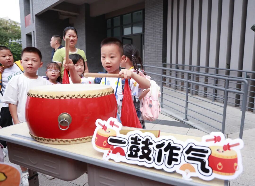 晋安少年开学图鉴：一个比一个会发光