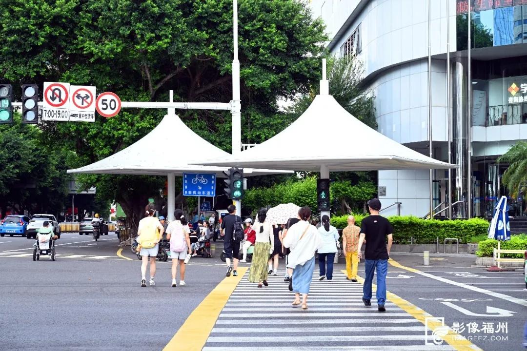 福州新添“白色巨伞”！遮阳又挡雨