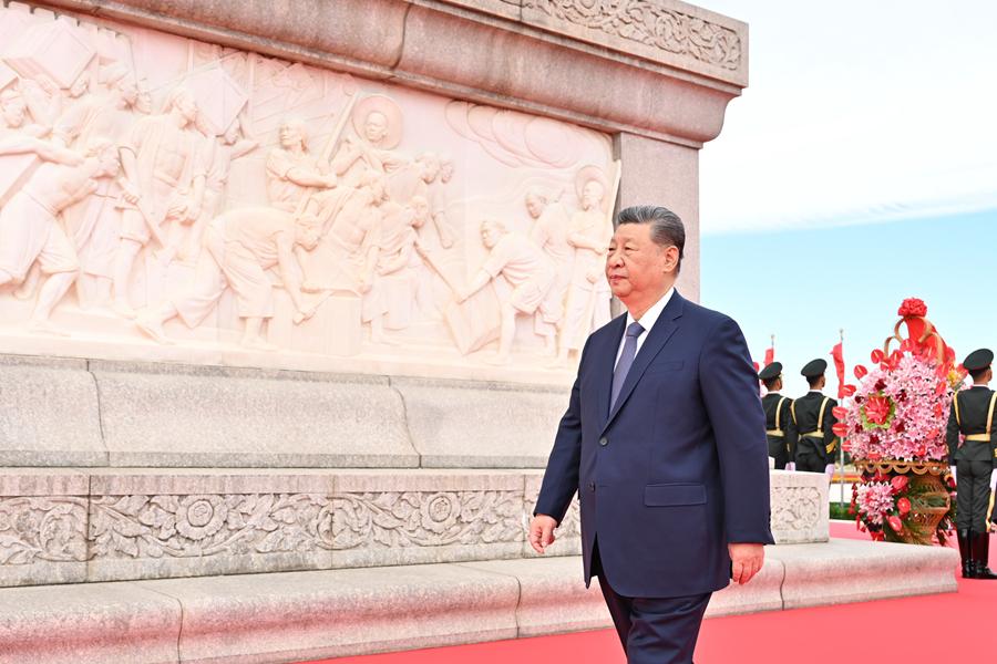 烈士纪念日向人民英雄敬献花篮仪式在京隆重举行 习近平等党和国家领导人出席