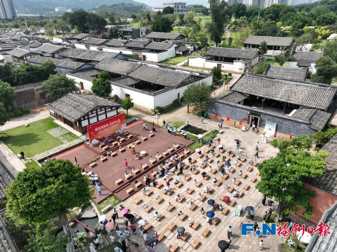 国庆首日，福州超级红！八方游客欢聚福州向祖国告白