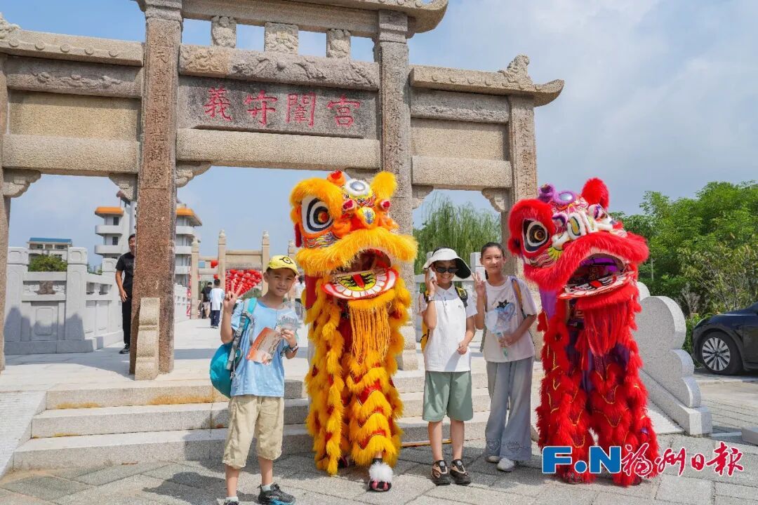 国庆首日，福州超级红！八方游客欢聚福州向祖国告白