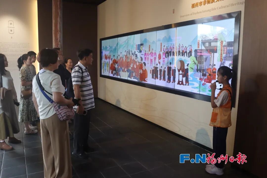 国庆首日，福州超级红！八方游客欢聚福州向祖国告白